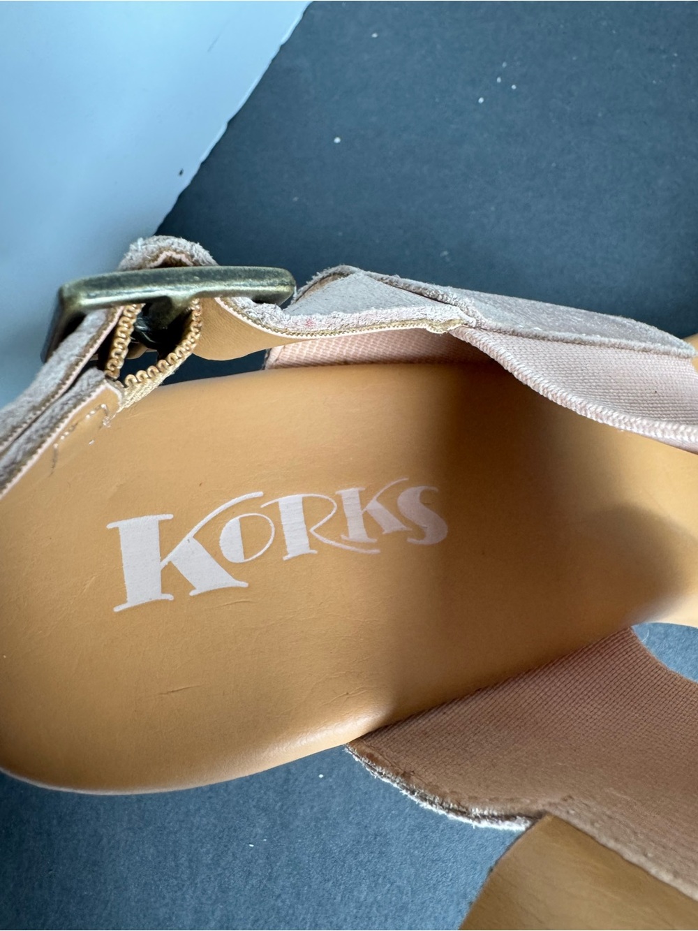 Korks Women’s Leather/Elastic Wedge Sandals. Size 10 - Picture 15 of 16